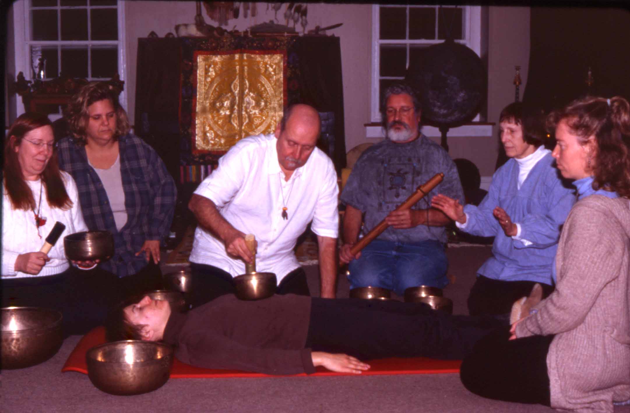 Mitch Nur demonstrates with a Singing Bowl